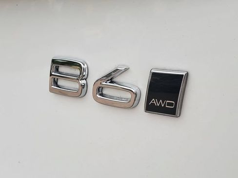 Certified 2024 Volvo XC90 B6 Plus w/ Protection Package Premier AWD/4WD image 8