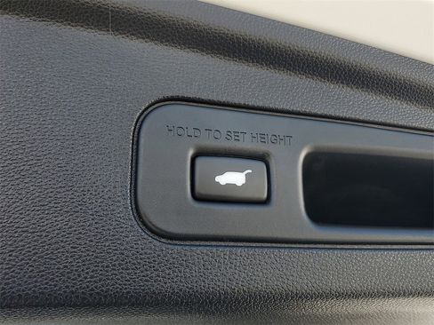 Certified 2023 Acura MDX FWD w/ Technology Package image 10