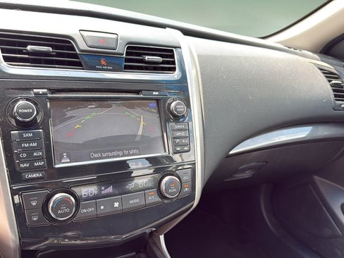 Used 2014 Nissan Altima 2.5 SL w/ Technology Package FWD image 27