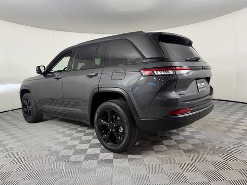 Certified 2023 Jeep Grand Cherokee Limited w/ Black Appearance Package AWD/4WD image 9