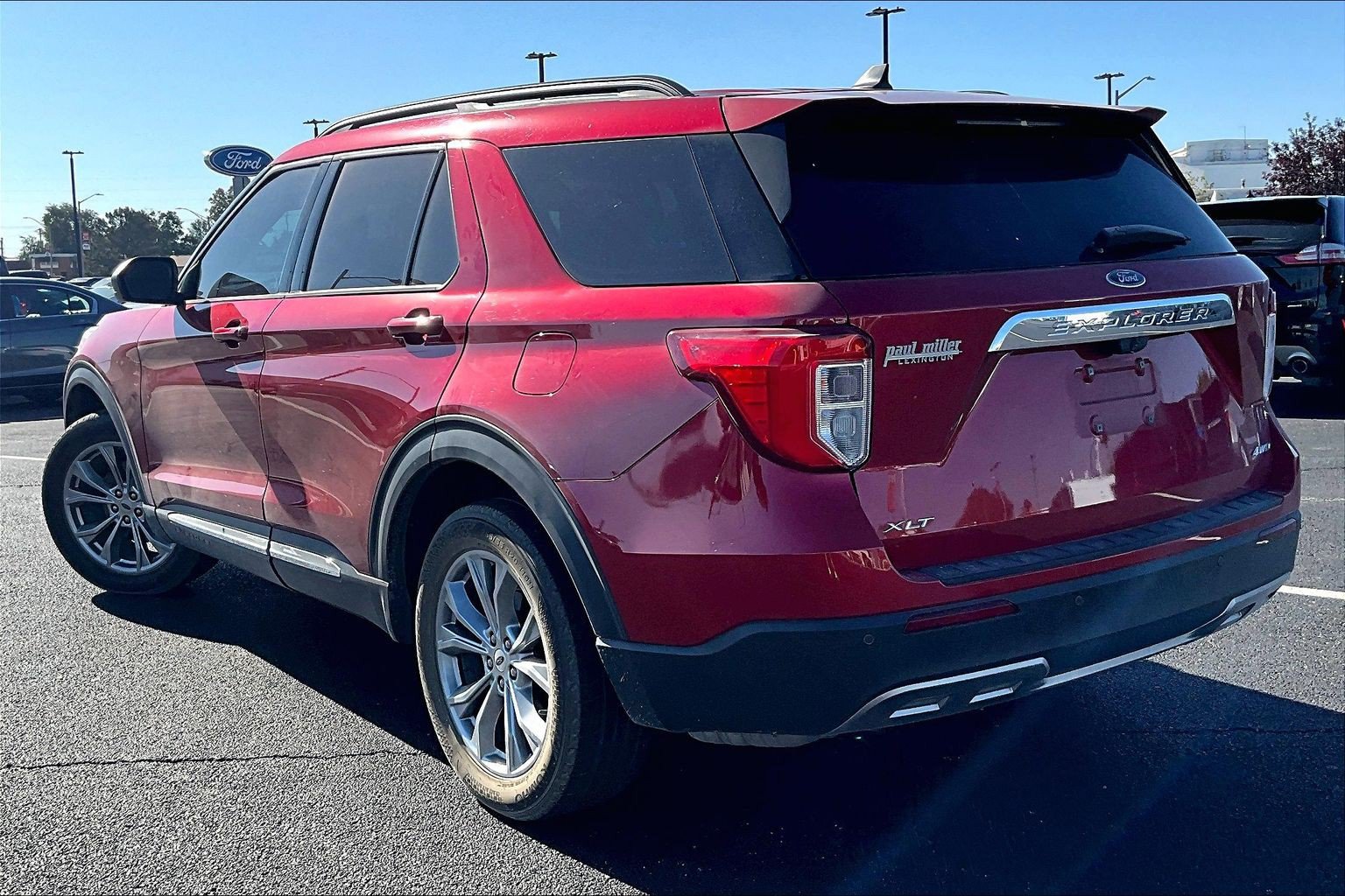 Used 2021 Ford Explorer XLT w/ Equipment Group 202A AWD/4WD image 6