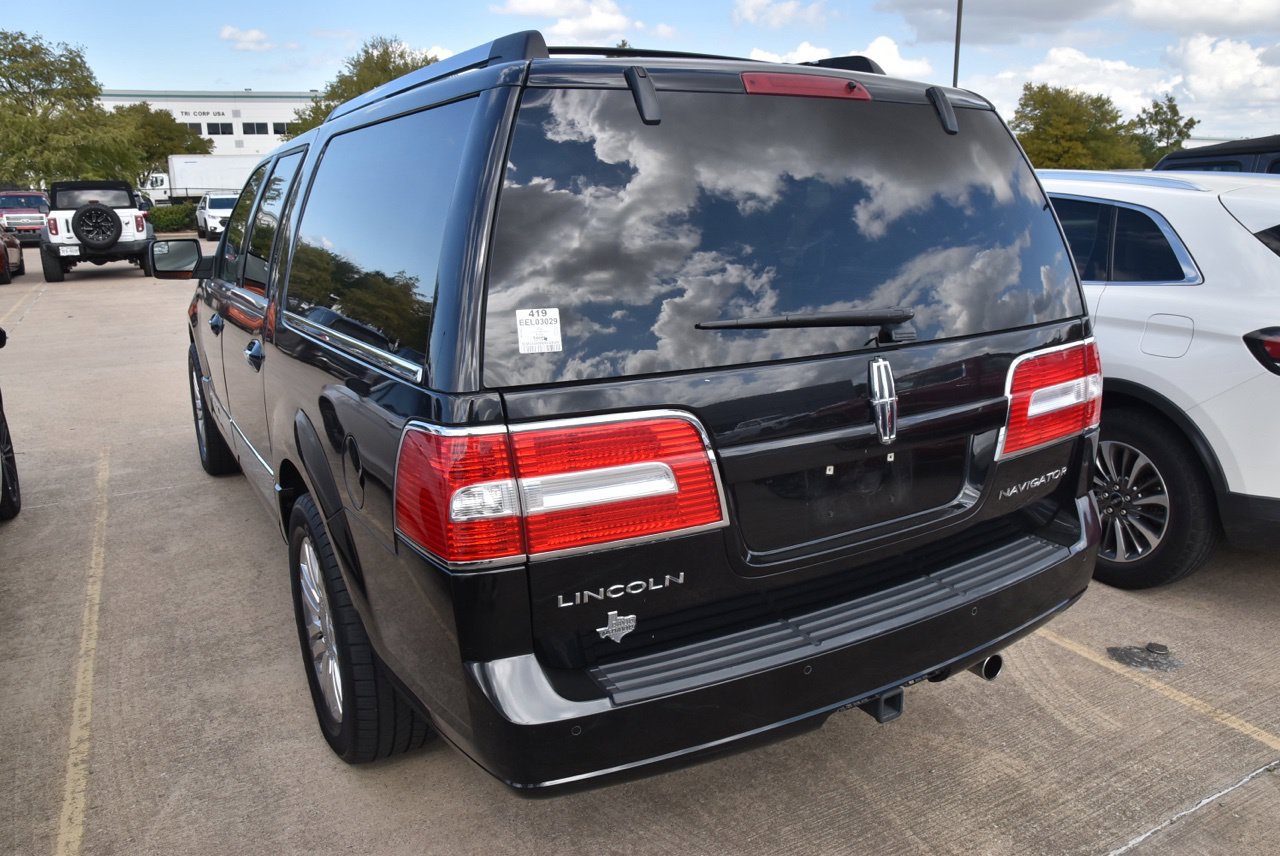Used 2014 Lincoln Navigator L 2WD image 8