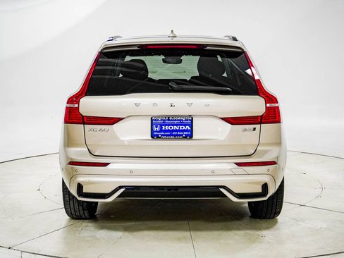 Used 2025 Volvo XC60 B5 Plus image 6