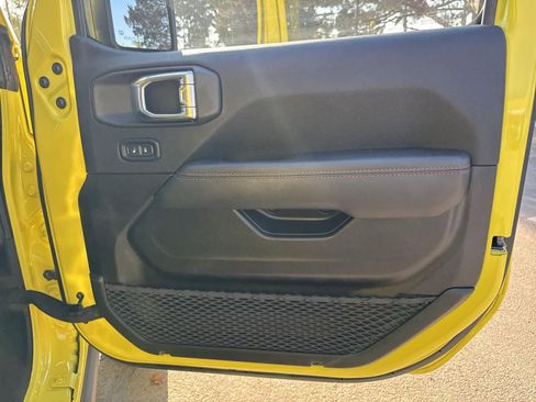 Used 2023 Jeep Gladiator Mojave w/ Cold Weather Group image 36