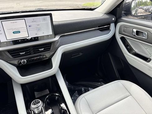 New 2026 Ford Explorer Platinum w/ LUX Leather Package AWD/4WD image 15