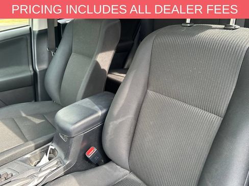 Used 2018 Toyota RAV4 LE FWD image 14
