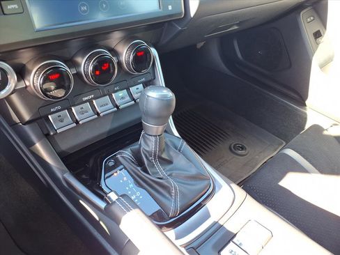 Used 2024 Toyota GR86 Premium image 5