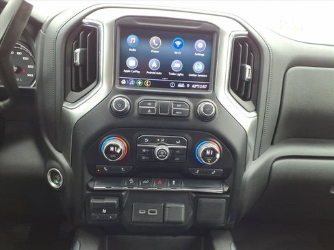 Used 2022 Chevrolet Silverado 2500 LT w/ Convenience Package image 10