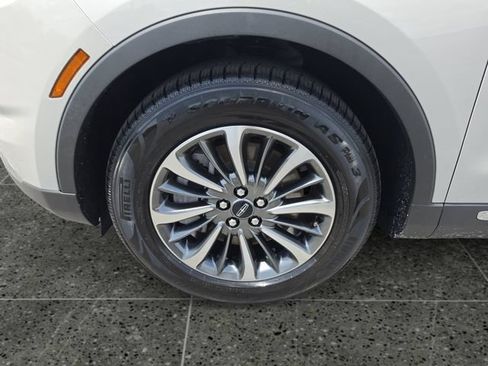 Used 2023 Lincoln Nautilus AWD w/ Premium Package image 16