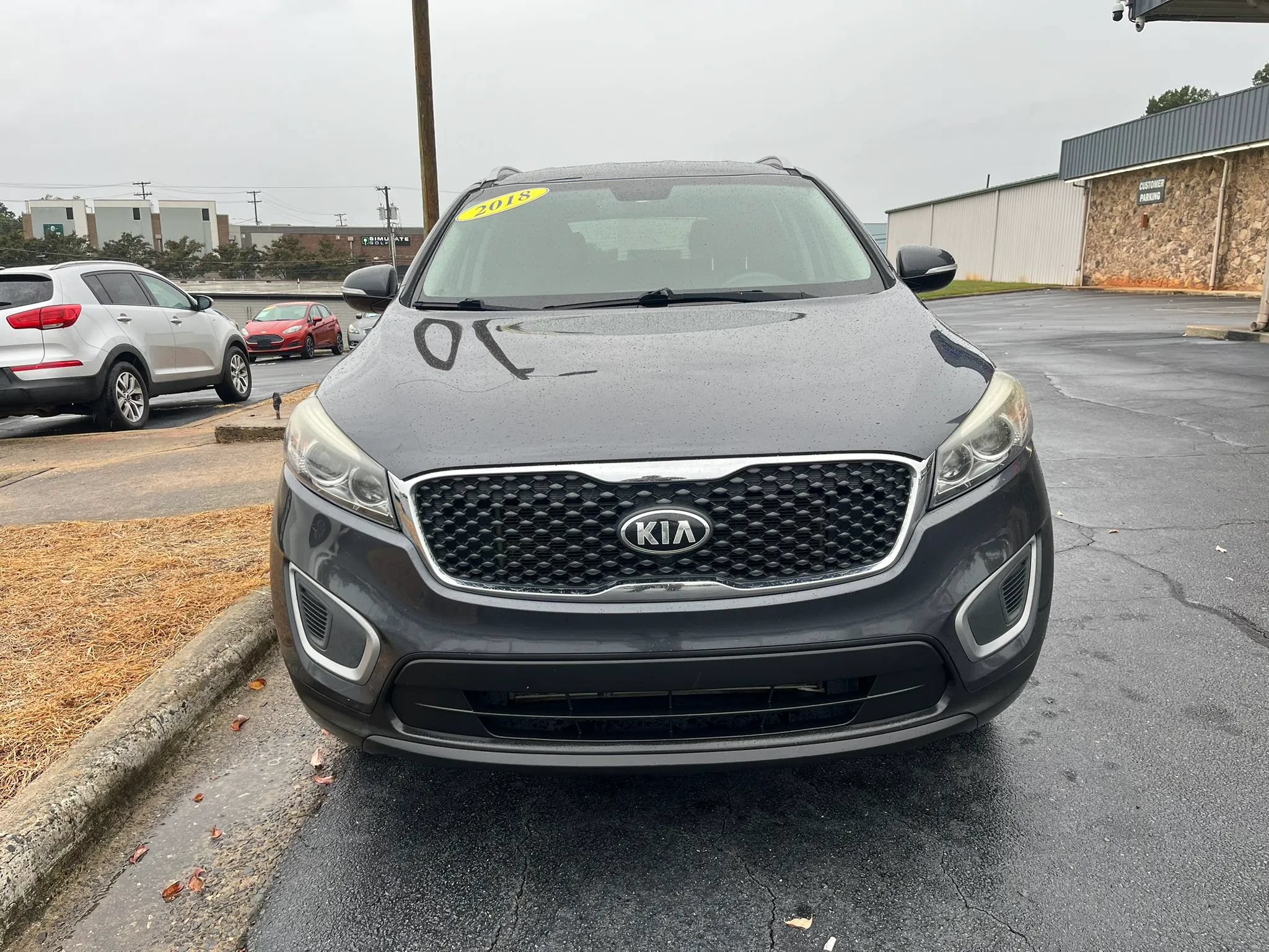 Used 2018 Kia Sorento FWD image 2