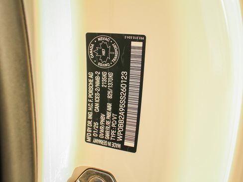 Used 2025 Porsche 911 Targa 4 GTS image 33