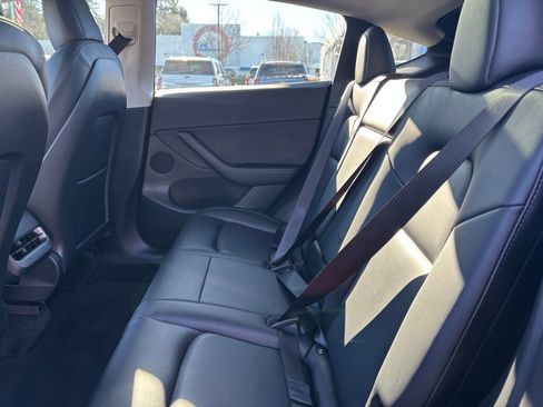 Used 2022 Tesla Model Y Long Range image 13