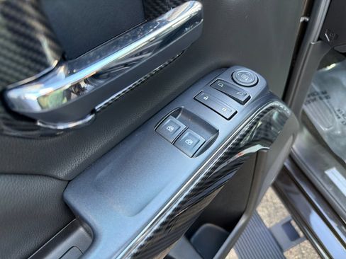 Used 2018 Chevrolet Silverado 1500 LT w/ LT Convenience Package AWD/4WD image 15