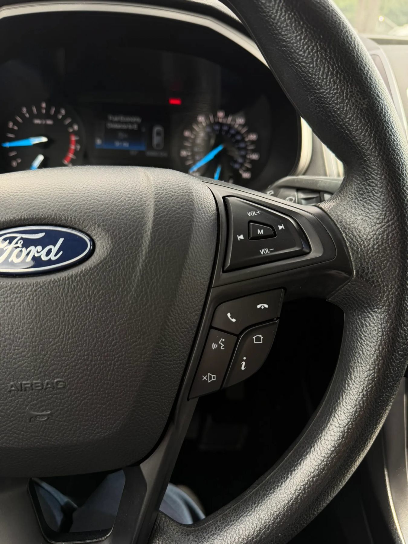 Used 2020 Ford Edge SE FWD image 35