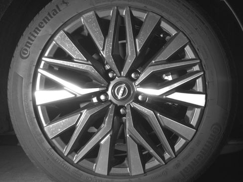 Used 2025 Nissan Altima 2.5 SV FWD image 13