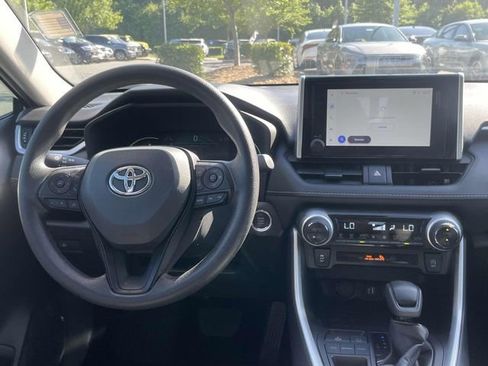 Used 2024 Toyota RAV4 XLE FWD image 20