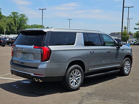 Used 2025 GMC Yukon XL Denali AWD/4WD image 6
