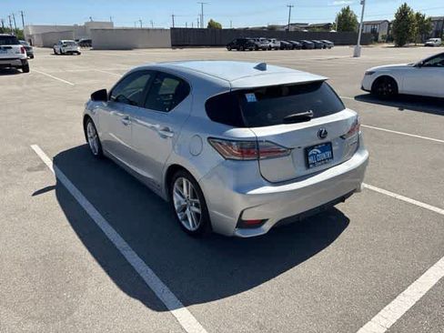 Used 2016 Lexus CT 200h w/ Seat Comfort Package FWD image 3