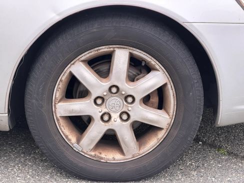 Used 2000 Toyota Avalon XL FWD image 9
