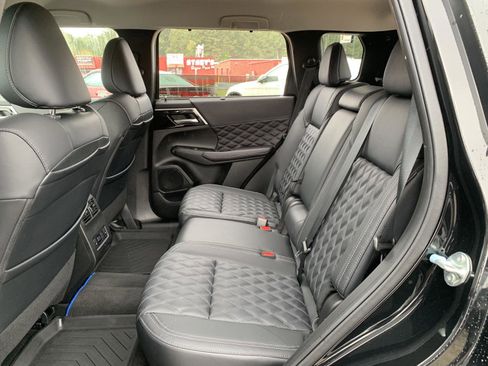 Used 2023 Mitsubishi Outlander SEL image 35