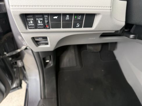 Used 2019 Honda Odyssey EX-L image 42