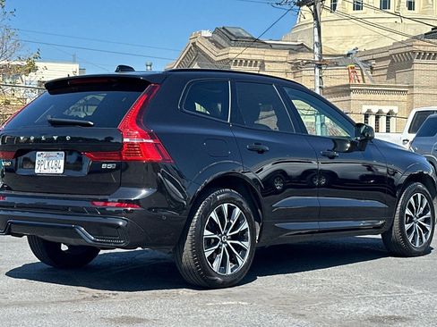 Used 2025 Volvo XC60 B5 Plus image 4