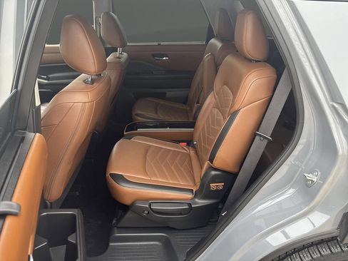 Used 2023 Nissan Pathfinder Platinum w/ Lighting Package (N93) image 29