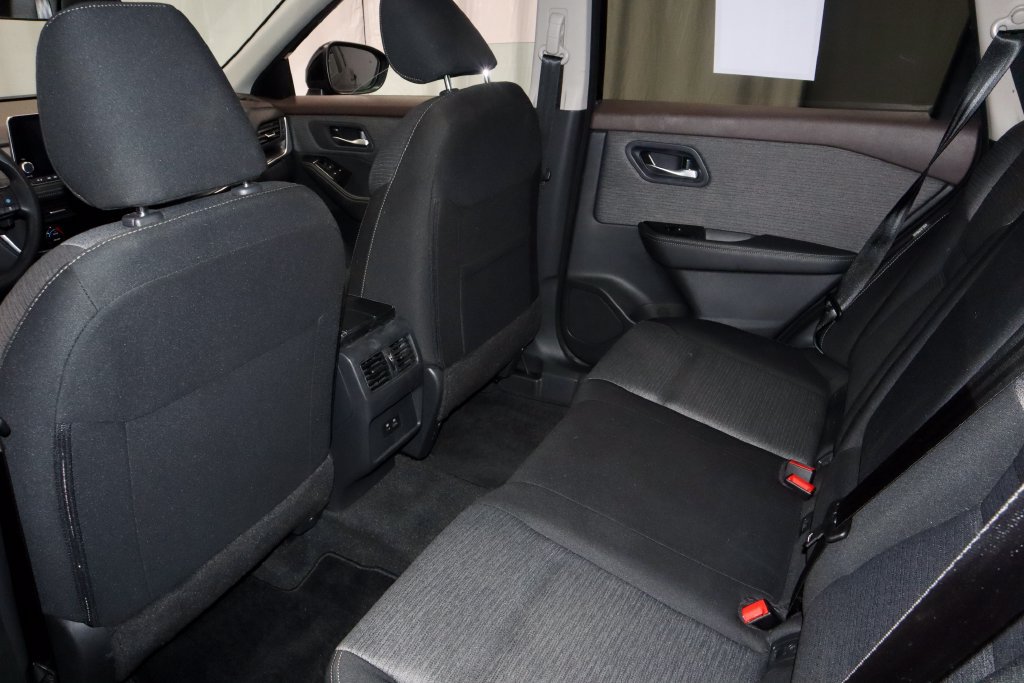 Used 2023 Nissan Rogue SV AWD/4WD image 20