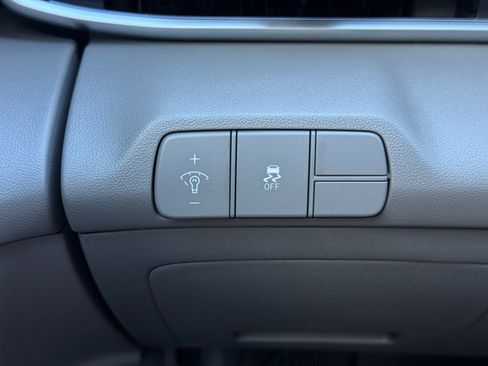 Used 2024 Hyundai Elantra SEL FWD image 16