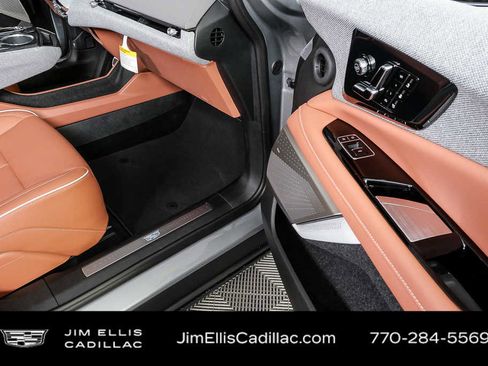 New 2026 Cadillac Optiq Luxury 2 RWD image 25