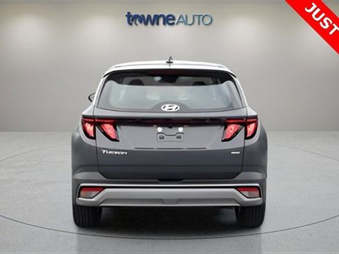 Used 2025 Hyundai Tucson SE image 5
