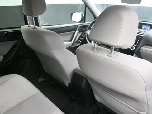 Used 2017 Subaru Forester 2.5i Premium AWD/4WD image 12