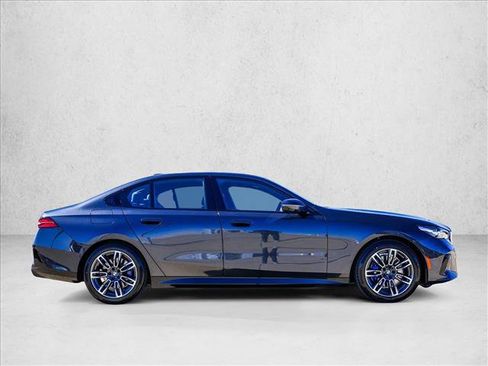 New 2026 BMW 530i xDrive w/ M Sport Package AWD/4WD image 4