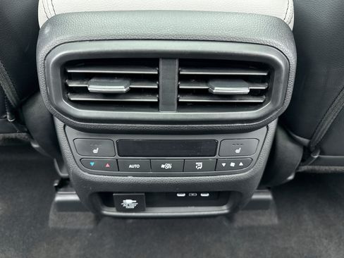 Used 2025 Honda Pilot Elite image 22