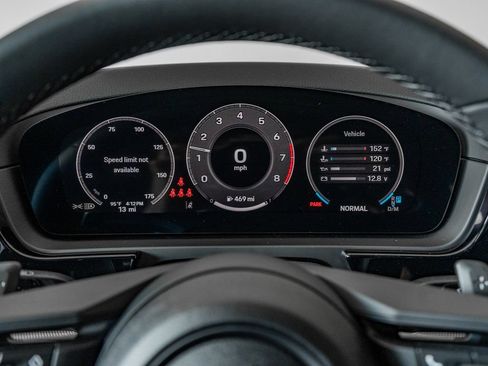 Certified 2025 Porsche Cayenne Coupe AWD/4WD image 18