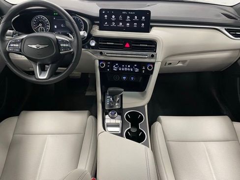 Used 2025 Genesis G70 2.5T image 16