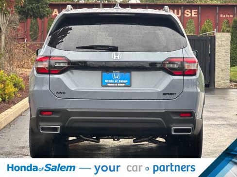 New 2025 Honda Pilot Sport image 7