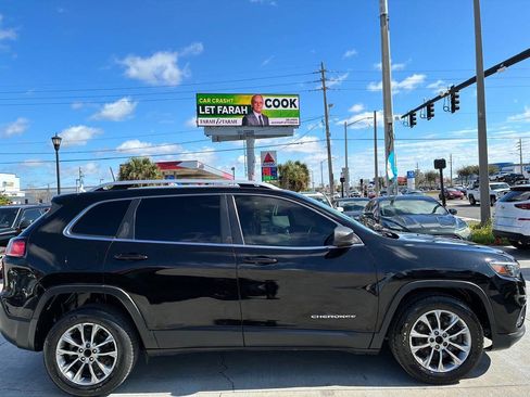 Used 2020 Jeep Cherokee Latitude Plus FWD image 3