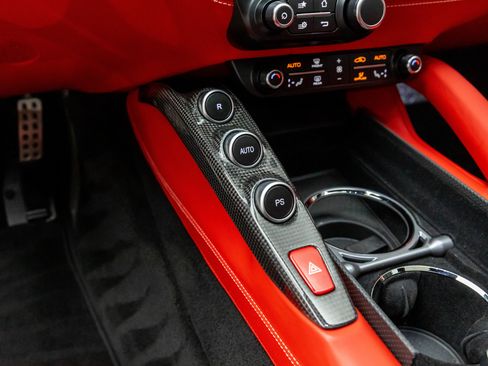 Used 2020 Ferrari GTC4Lusso T RWD image 6