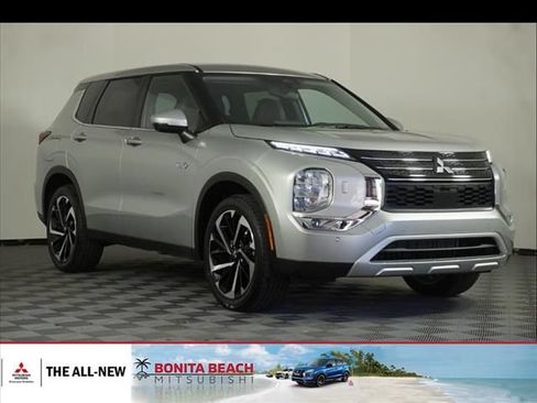 Used 2025 Mitsubishi Outlander SE AWD/4WD image 1