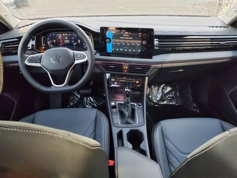 New 2025 Volkswagen Jetta SEL image 6