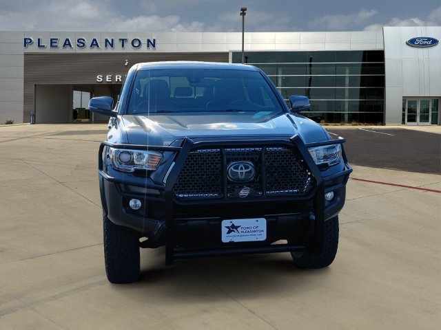 Used 2019 Toyota Tacoma TRD Off-Road w/ Technology Package AWD/4WD image 8