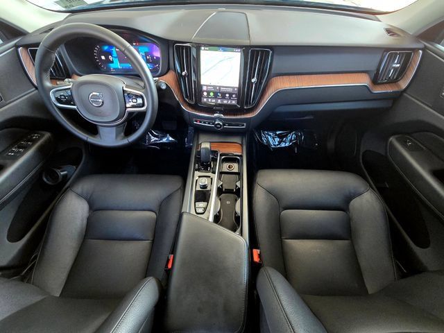 Used 2023 Volvo XC60 B5 Plus AWD/4WD image 9