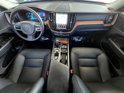 Used 2023 Volvo XC60 B5 Plus AWD/4WD image 9