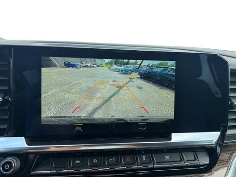Used 2025 Chevrolet Silverado 1500 LT AWD/4WD image 17