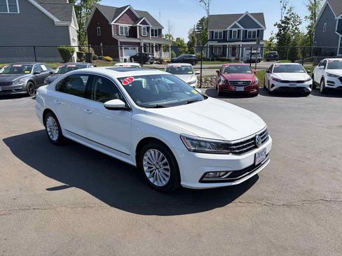 Used 2017 Volkswagen Passat 1.8T SE FWD image 2