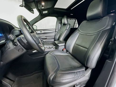 Used 2020 Ford Explorer ST image 12