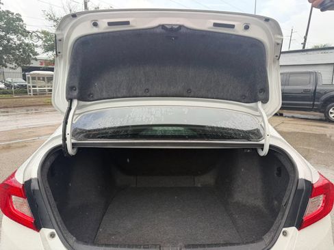 Used 2018 Honda Accord LX image 25