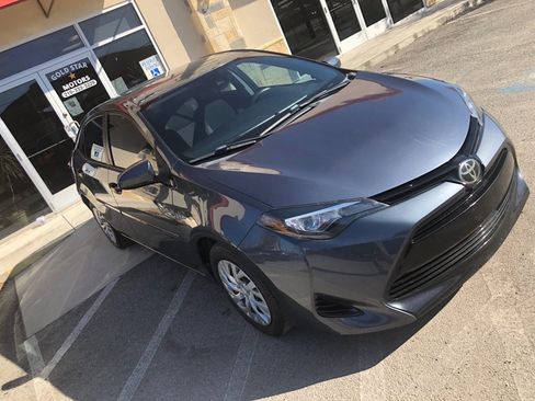 Used 2017 Toyota Corolla LE FWD image 2