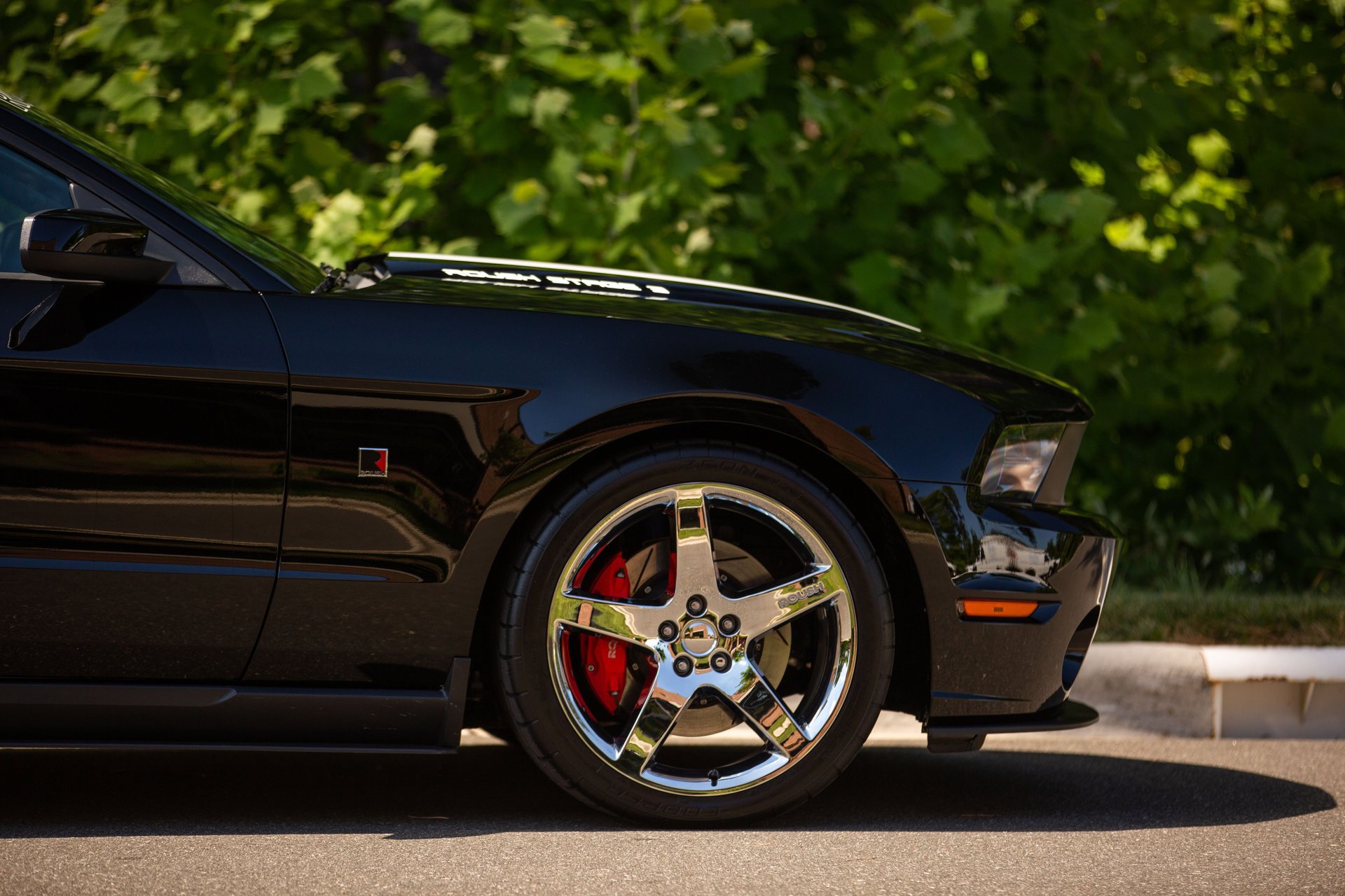 Used 2010 Ford Mustang GT RWD image 11